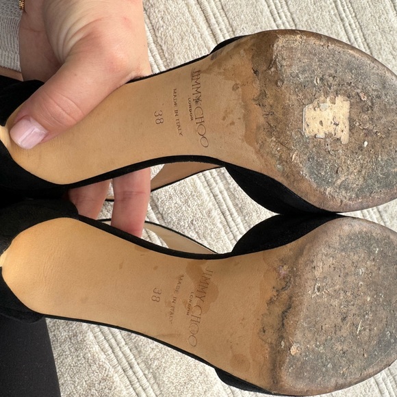 Jimmy Choo Pumps in Black Suede. High heel with a slight platform. - Picture 6 of 6